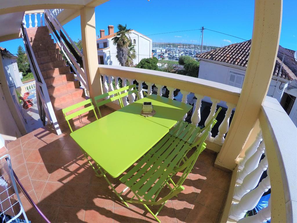 Orange City Apartment'S Repic Biograd Na Moru Exterior foto